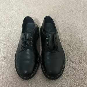 LOWTOP DOC MARTENS Got for my younger sister but didn’t fit